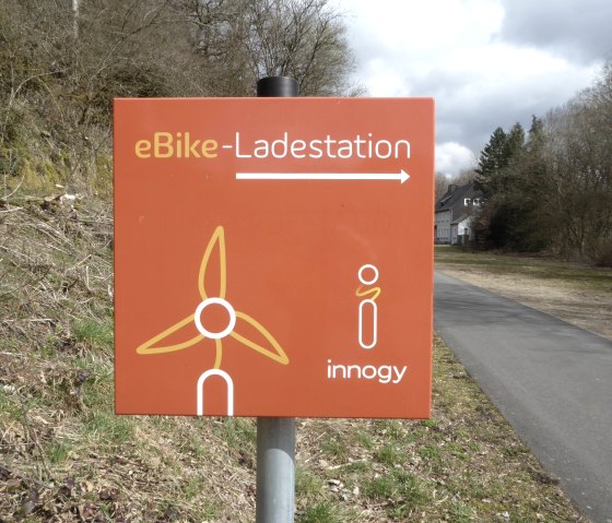 e-bike-ladestation Pronsfeld am Radweg, © Tourist-Information Prümer Land