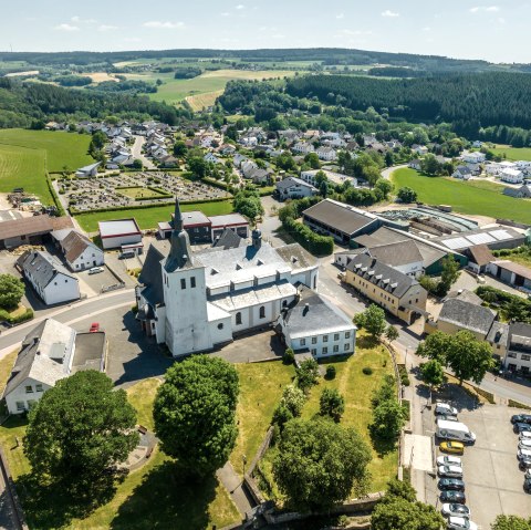 Bleialf, Pfarrkirche, © Tourist-Information Prümer Land/Eifel Tourismus (ET) GmbH