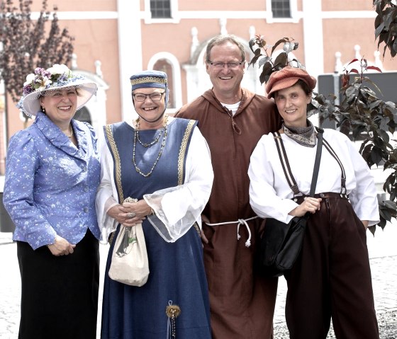 Die Gästeführer der Stadt Prüm, © Tourist-Information Prümer Land u. PM Studios