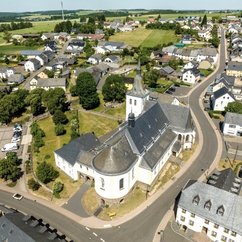 Bleialf, Pfarrkirche, © Tourist-Information Prümer Land/Eifel Tourismus (ET) GmbH