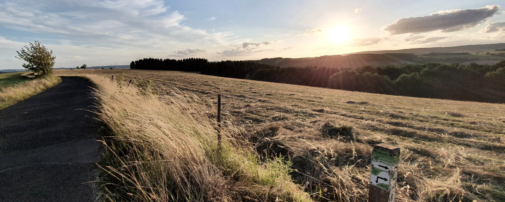 Wanderweg durchs Mehlenbachtal, © Tourist-Information Prümer Land Sebastian Wiesen