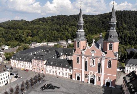 St. Salvator Basilika mit ehemaliger Abtei, © Tourist-Information Prümer Land