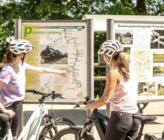 e-bike-ladestation Pronsfeld Picknickplatz, © Tourist-Information Prümer Land/Eifel Tourismus GmbH, D. Ketz